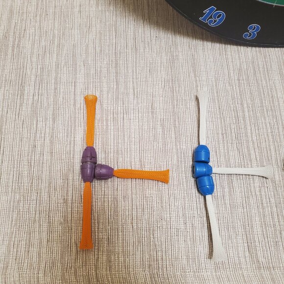 Magnetic Dart Board - With Darts - Picture 2 of 11